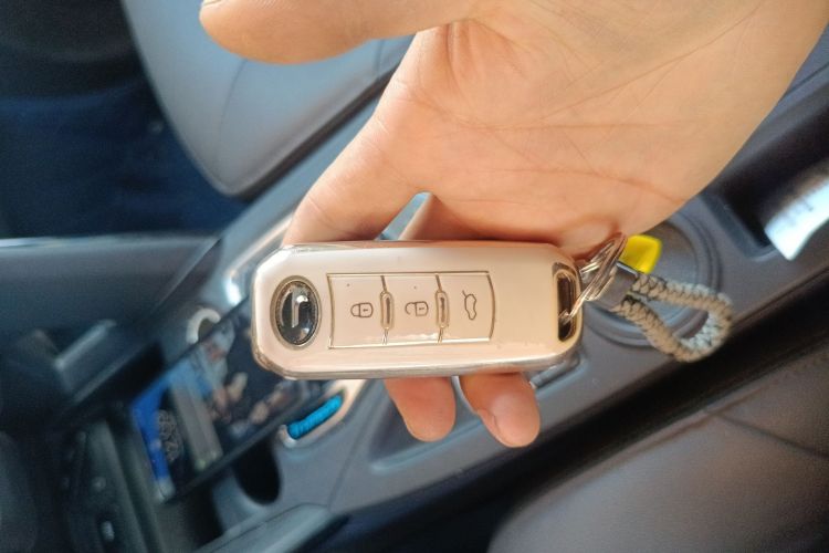 广汽传祺 传祺GS4新能源 2017款 1.5L PHEV尊享版中控内饰11