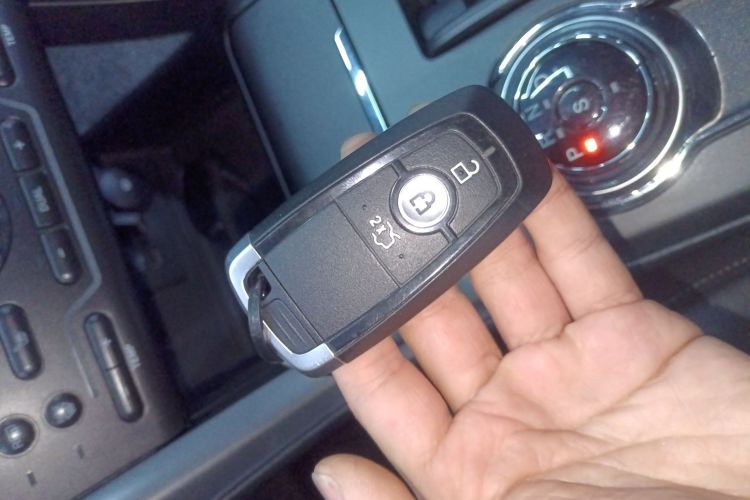 福特 蒙迪欧 2018款 EcoBoost 200 时尚型中控内饰11