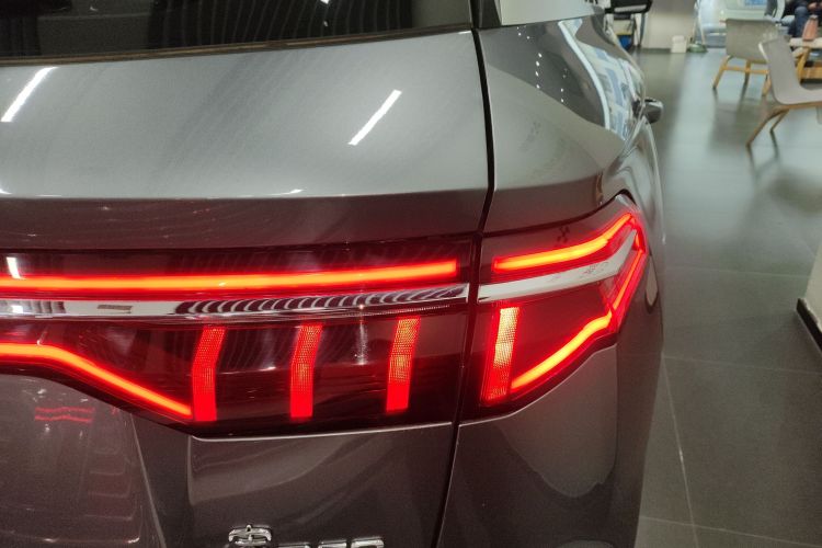 比亚迪 宋Pro新能源 2022款 DM-i 51km 豪华型车身外观9