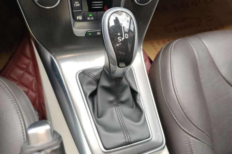 沃尔沃V40 2015款 1.6T 智雅版中控内饰18