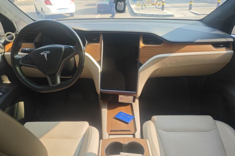 特斯拉 Model X 2019款 长续航版中控内饰12