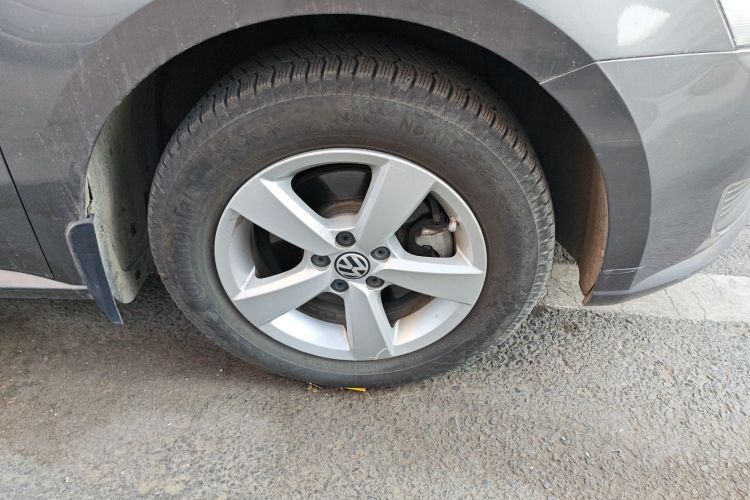 大众 朗逸 2013款 改款经典 1.6L 自动风尚版车身外观10