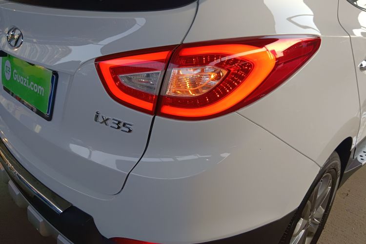 北京现代ix35 2015款 2.0L 自动两驱智能型 国IV车身外观9