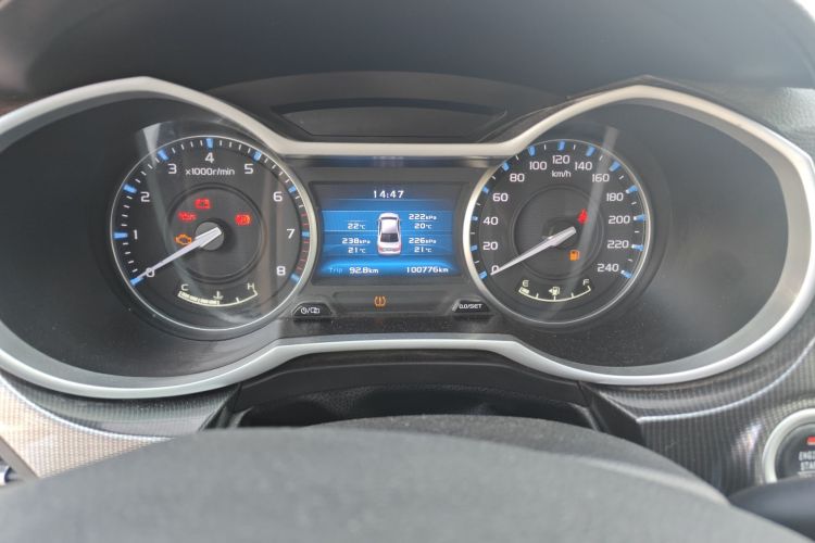 吉利汽车 帝豪 2017款 三厢百万款 1.5L 手动向上版中控内饰14