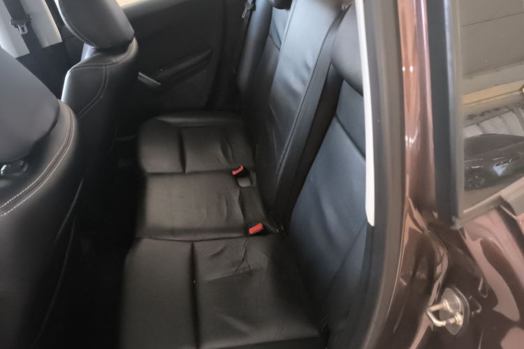 标致2008 2014款 1.6L 自动时尚版中控内饰21