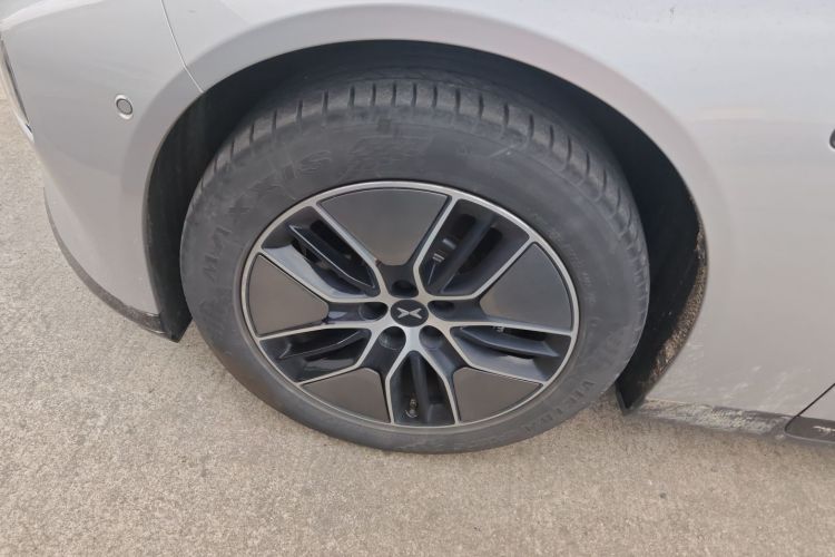 小鹏P7 2023款 P7i 702 Pro车身外观6007