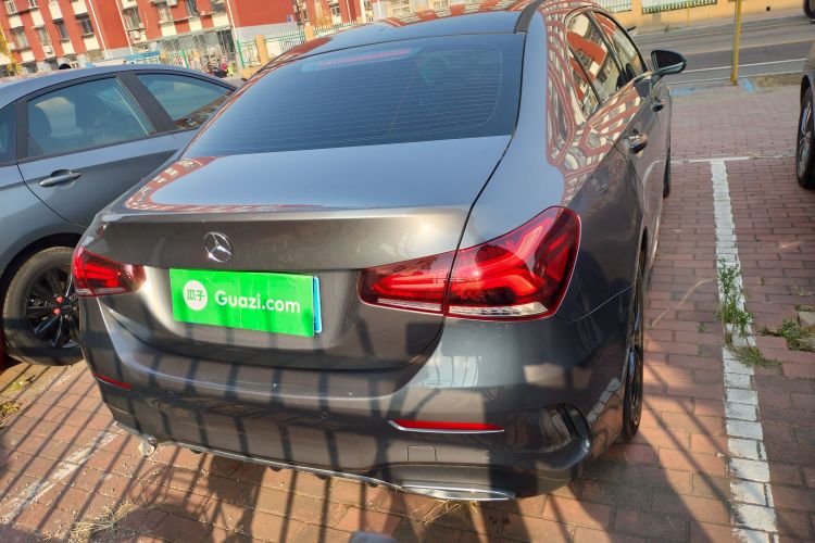 奔驰A级 2020款 改款 A 200 L 运动轿车时尚型车身外观6