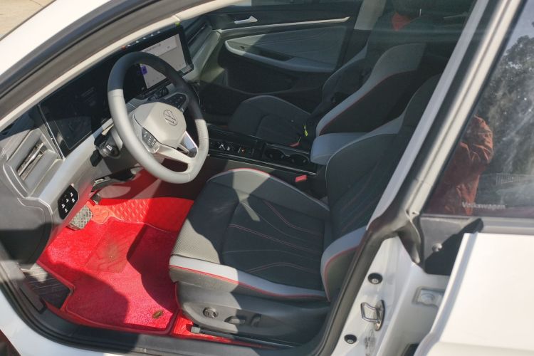 大众 2025款 凌渡L 280TSI DSG炫辣版中控内饰19