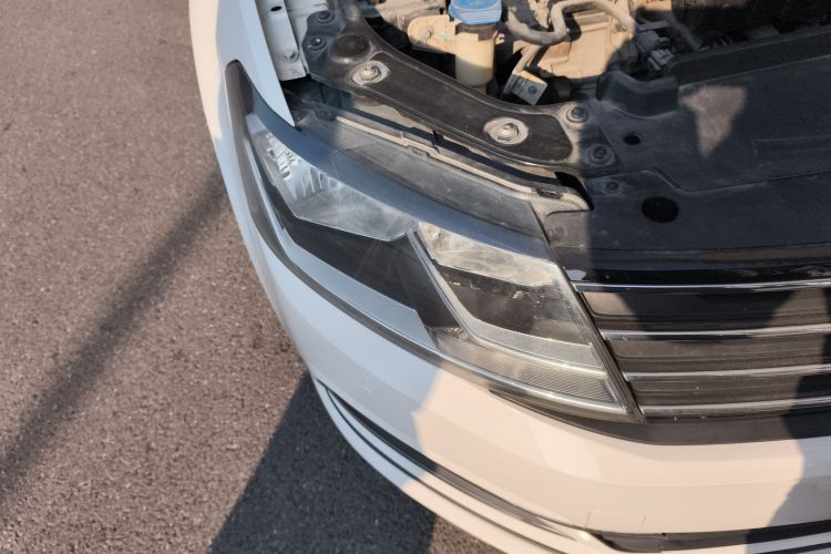 大众 朗行 2015款 1.6L 自动舒适版车身外观8