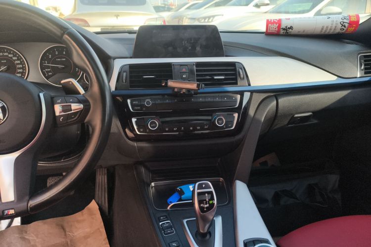 宝马3系 2019款 320i M运动套装局部细节16