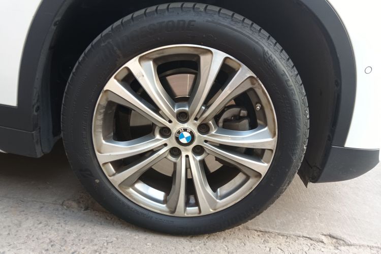 宝马X1新能源 2020款 xDrive30Le 尊享型车身外观10