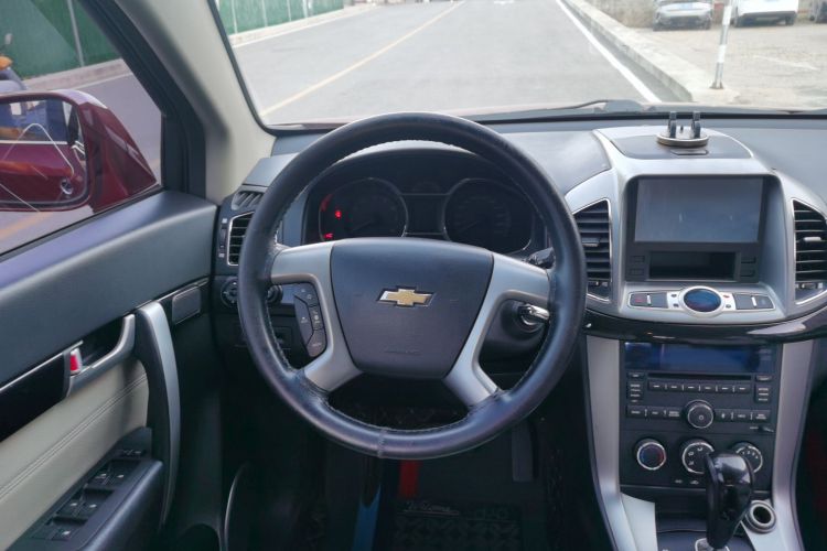 雪佛兰 科帕奇 2015款 2.4L 两驱城市版 7座中控内饰13