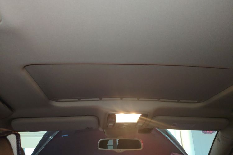 红旗H7 2018款 2.0T 旗舰版中控内饰22