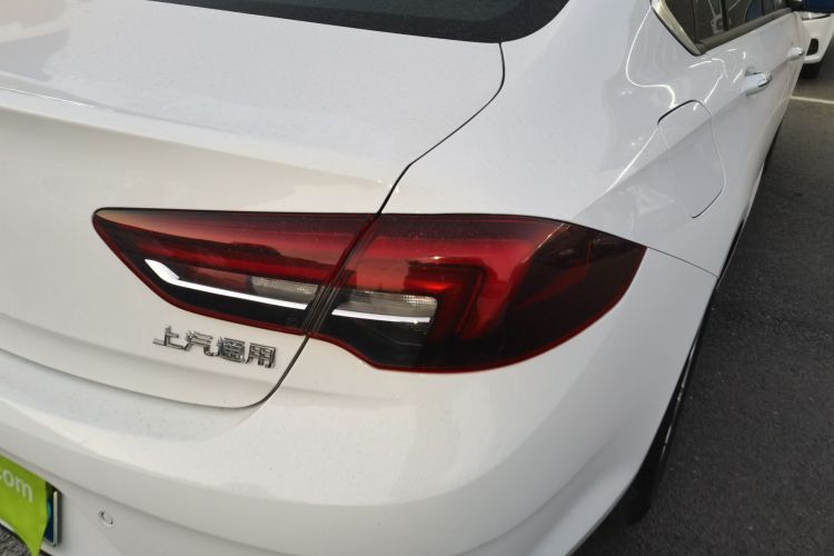 别克 君威 2019款 20T 精英型 国V车身外观9