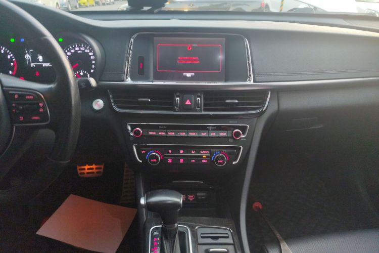 起亚K5 2016款 1.6T 自动LUX中控内饰16