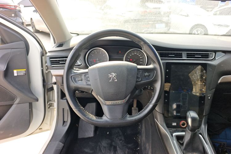 标致408 2016款 1.6T 自动豪华版中控内饰13