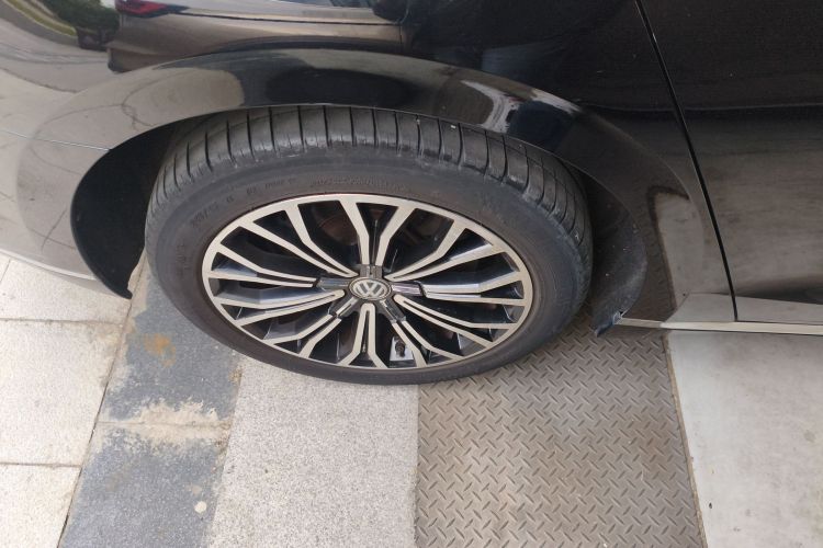 大众 辉昂 2018款 改款 380TSI 两驱商务版车身外观6003