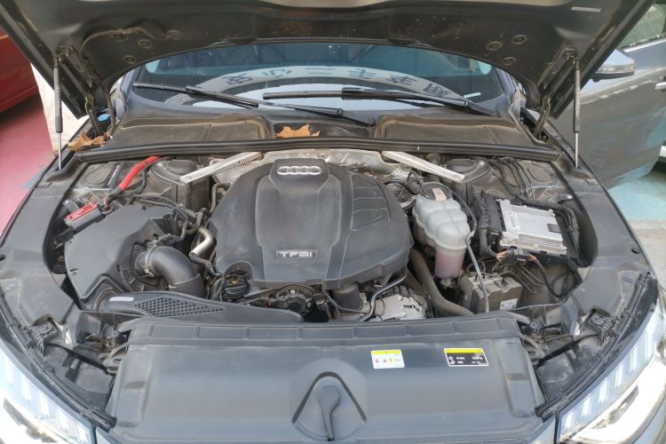 奥迪A4L 2020款 40 TFSI 豪华动感型机舱底盘24