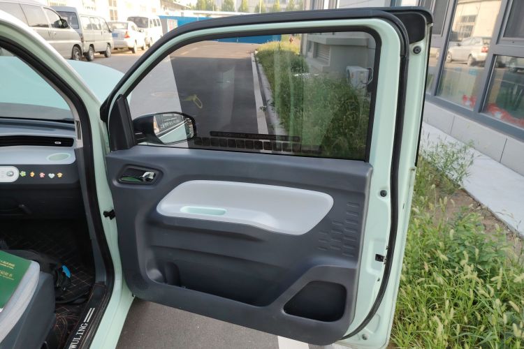 五菱汽车 宏光MINIEV 2021款 马卡龙时尚款 磷酸铁锂中控内饰7005