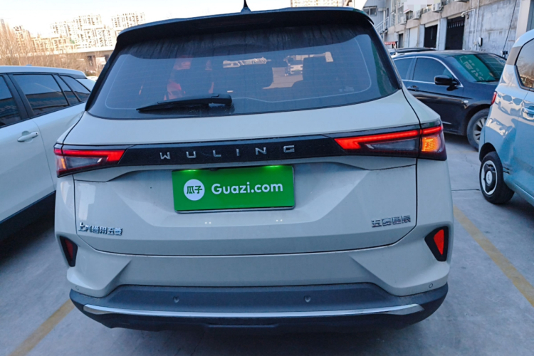 五菱汽车 五菱星辰 2021款 1.5T CVT星曜版车身外观6