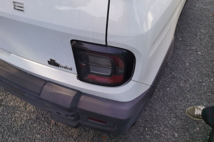 吉利银河 2025款 210km 熊猫骑士车身外观9