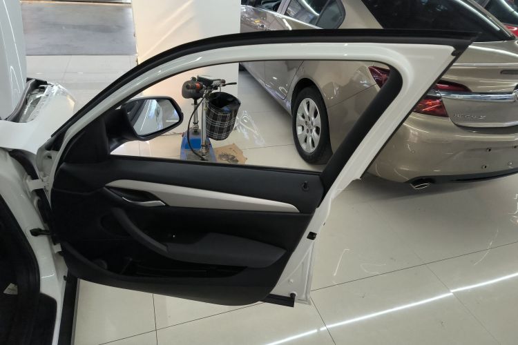 宝马X1 2014款 sDrive18i 时尚型中控内饰42