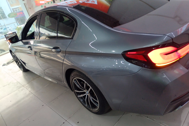 宝马5系(进口) 2021款 525i M运动套装车身外观4