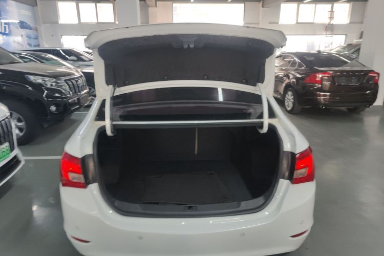 别克 英朗 2015款 15N 自动豪华型机舱底盘23