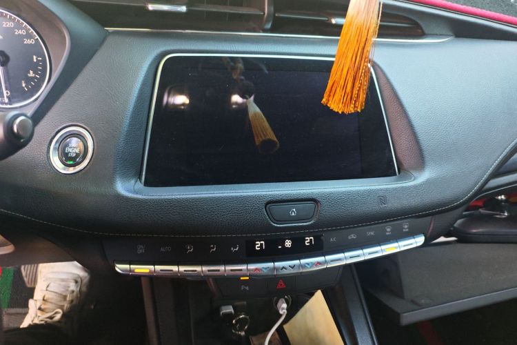 凯迪拉克XT4 2018款 28T 两驱技术型中控内饰16