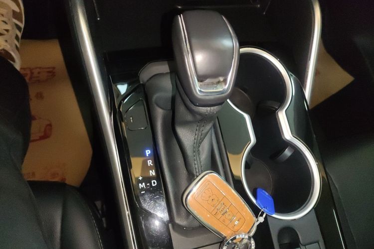 丰田 汉兰达 2022款 380T 四驱尊贵版 7座中控内饰18