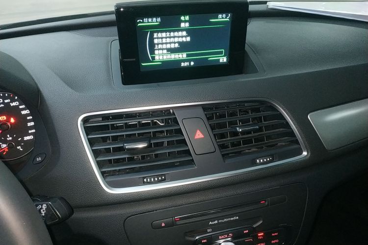奥迪Q3 2018款 30周年年型 30 TFSI 时尚型中控内饰16