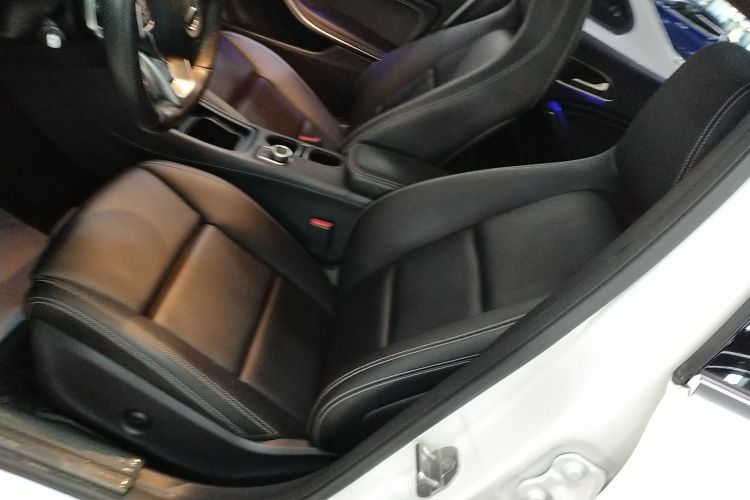 奔驰GLA 2019款 GLA 200 动感型局部细节19