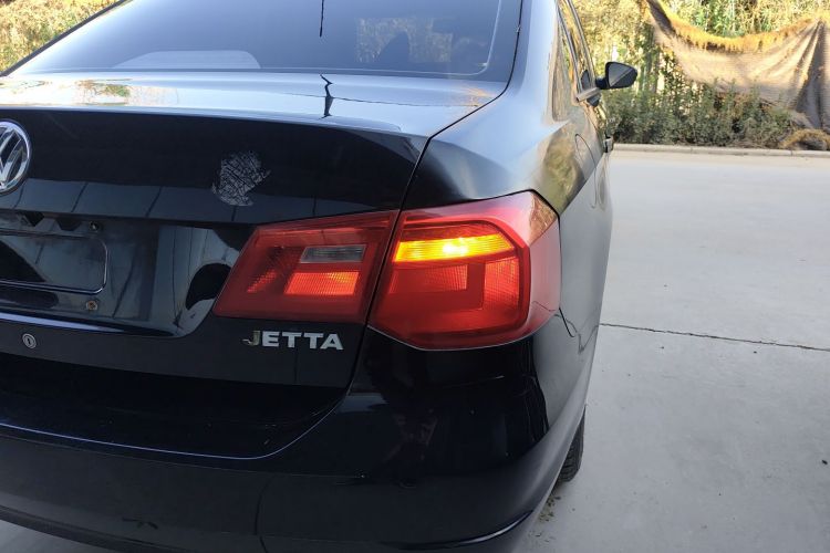 大众 捷达 2015款 1.4L 手动时尚型车身外观9