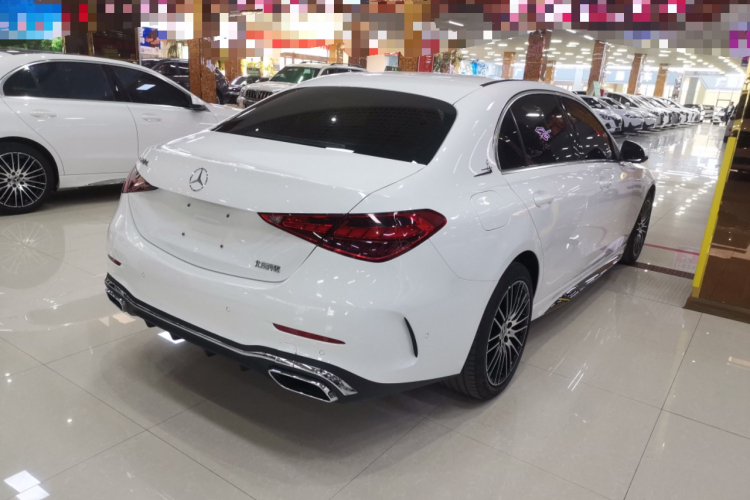 奔驰C级 2023款 改款 C 200 L 运动版车身外观7
