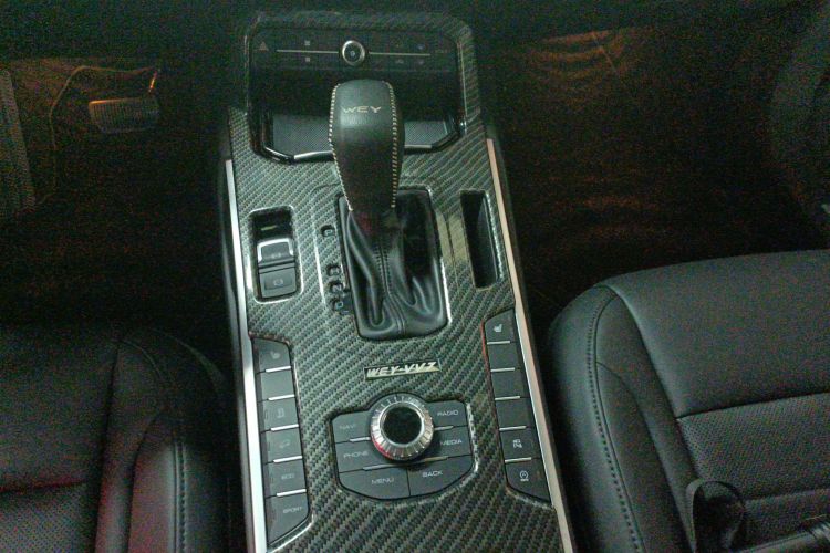 魏牌 VV7 2017款 VV7c 2.0T 豪华型中控内饰18