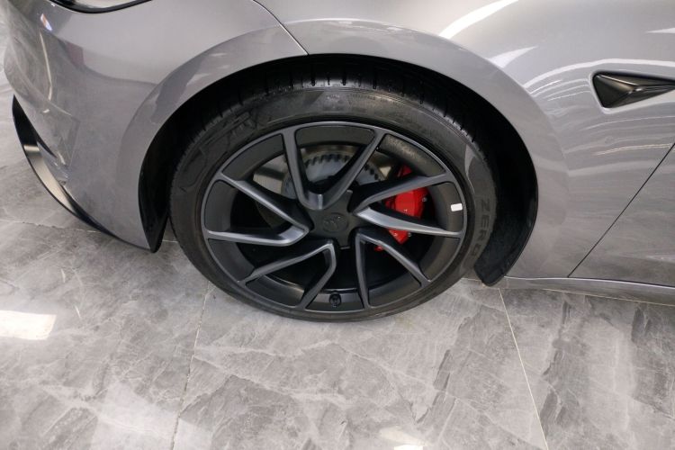 特斯拉 Model 3 2024款 高性能全轮驱动版车身外观6007