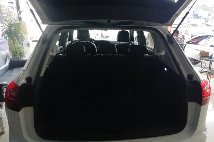 大众 探岳 2019款 330TSI 四驱豪华型 国VI机舱底盘23