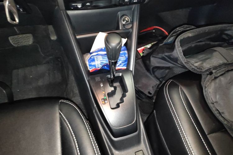 丰田 威驰FS 2019款 1.5L CVT锋驰版中控内饰18