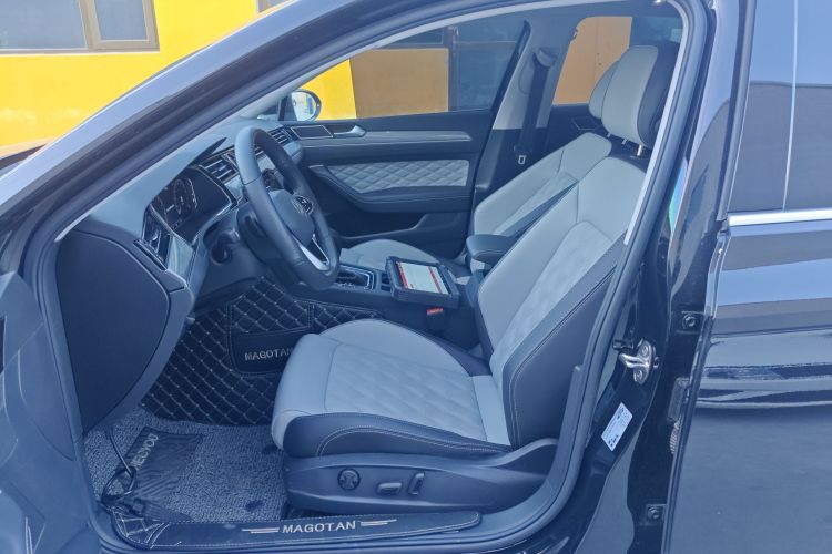 大众 迈腾 2023款 200万辆纪念版 330TSI DSG领先型中控内饰19