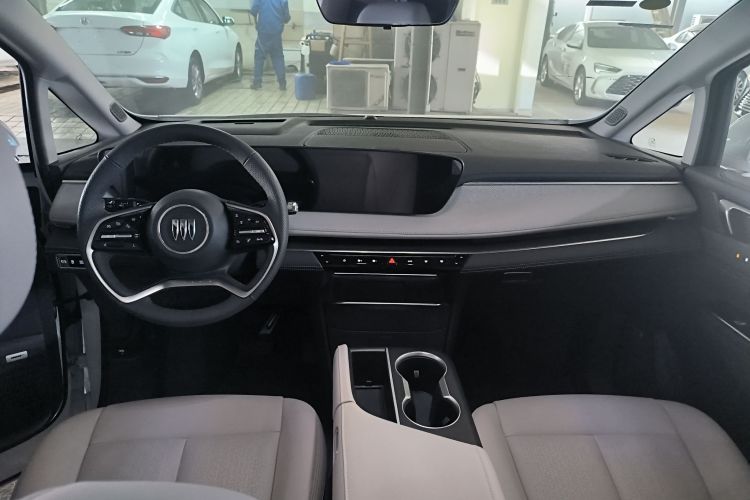 别克GL8 2025款 陆尊 尊享版中控内饰7002