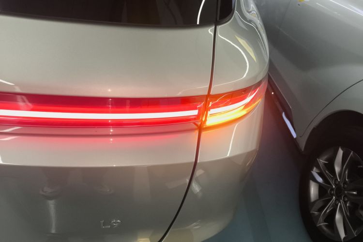 理想汽车 理想L9 2024款 Ultra车身外观6006