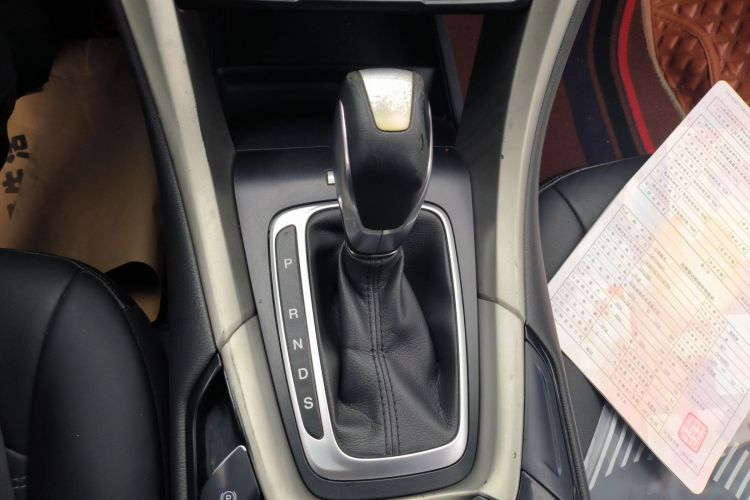 福特 蒙迪欧 2013款 2.0L GTDi200豪华型中控内饰18