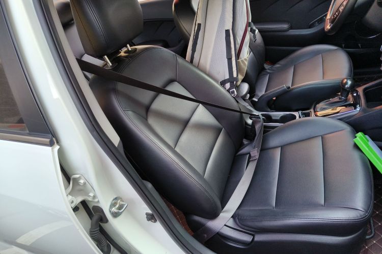 起亚K3 2016款 1.6L 自动GLS中控内饰41