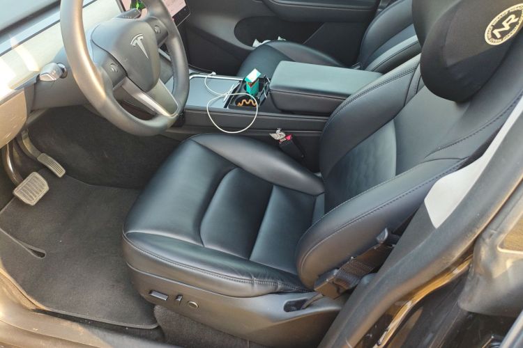 特斯拉 Model Y 2023款 后轮驱动版中控内饰19