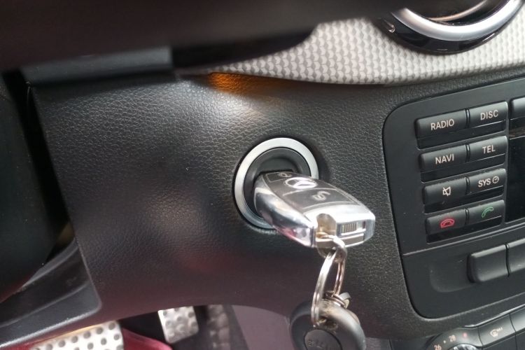 奔驰B级 2012款 B 200中控内饰7001