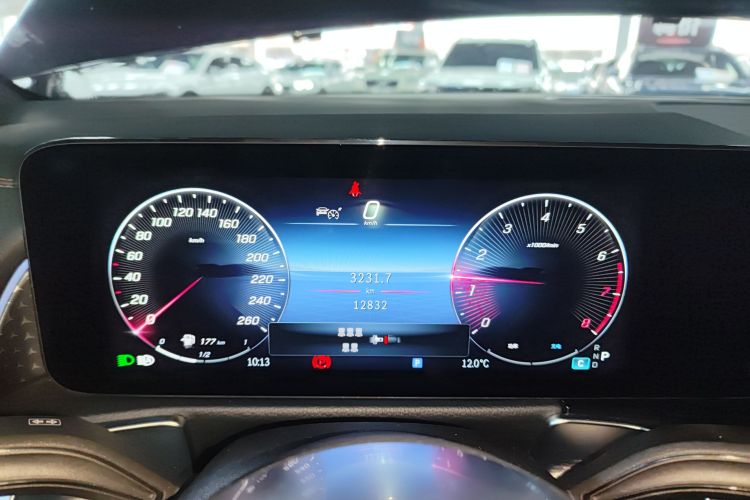 奔驰GLB 2024款 改款 GLB 220 时尚型局部细节14