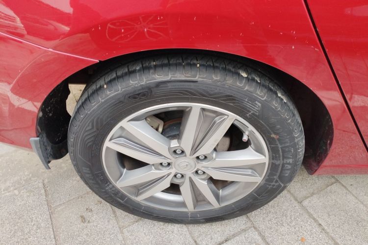 长安 逸动 2015款 1.6L 自动豪华型车身外观6008