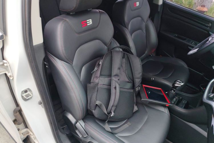 江汽集团 瑞风S3 2017款 1.5L 手动豪华智能型局部细节41