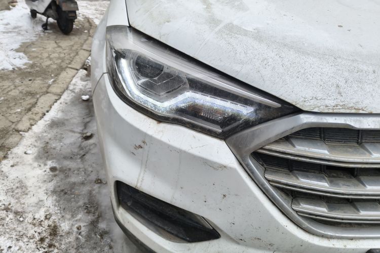 中国重汽VGV VGV U70 2020款 1.5T 手动精英天窗版 5座车身外观8