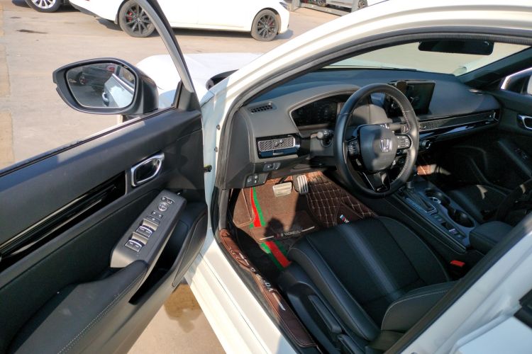 本田 思域 2022款 240TURBO CVT燃动版中控内饰7003